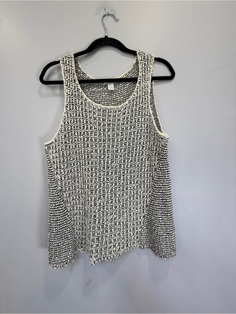 Chico's Black & White Textured Knit Tank